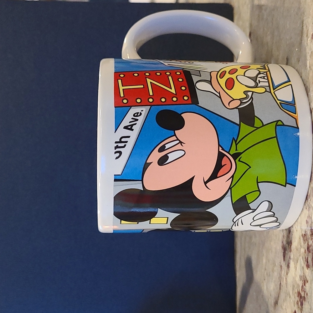 Mickey and friends New York mugs